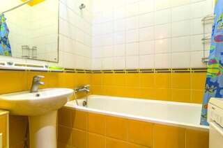 Апартаменты Large apartment in the center Днепр Апартаменты с 2 спальнями-24