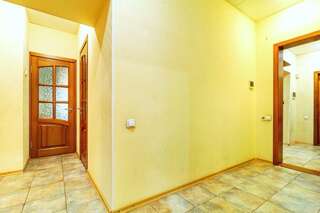 Апартаменты Large apartment in the center Днепр Апартаменты с 2 спальнями-9