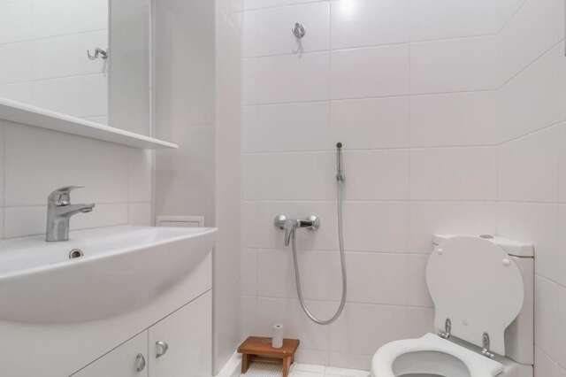 Апартаменты Large apartment in the center Днепр-27